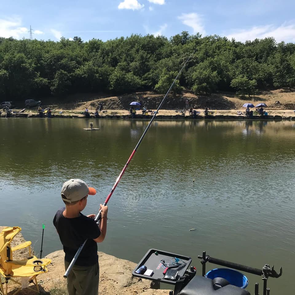 Lago Scacciapensieri Pratantico Pesca Facile